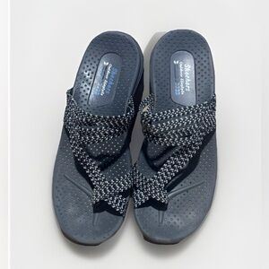 Skechers Womens Size 7 Reggae Slip On Strappy Outdoor Lifestyle Sandals Gray